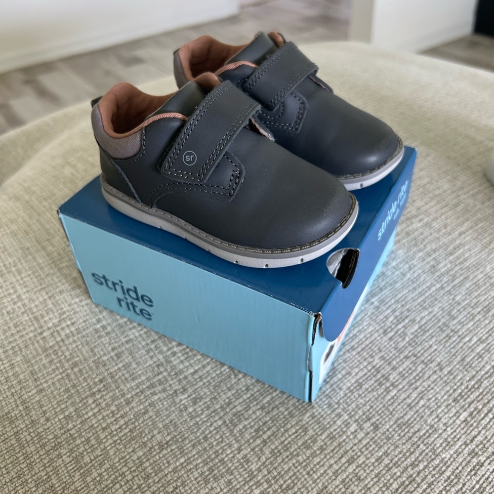 Stride Rite Sneaker